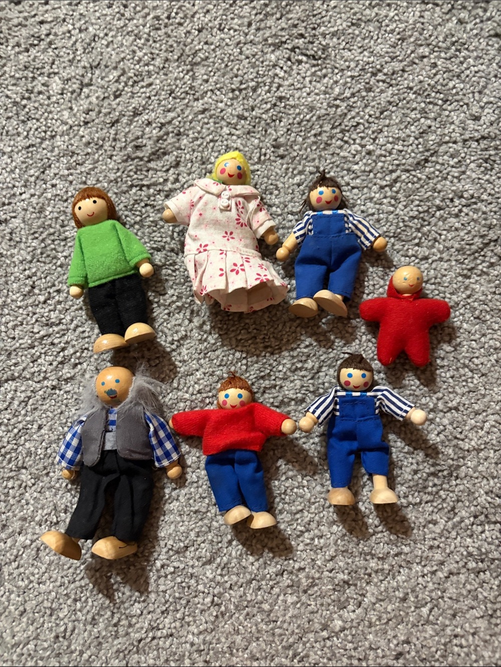 Melissa & Doug Wooden Dress-Up Doll Family